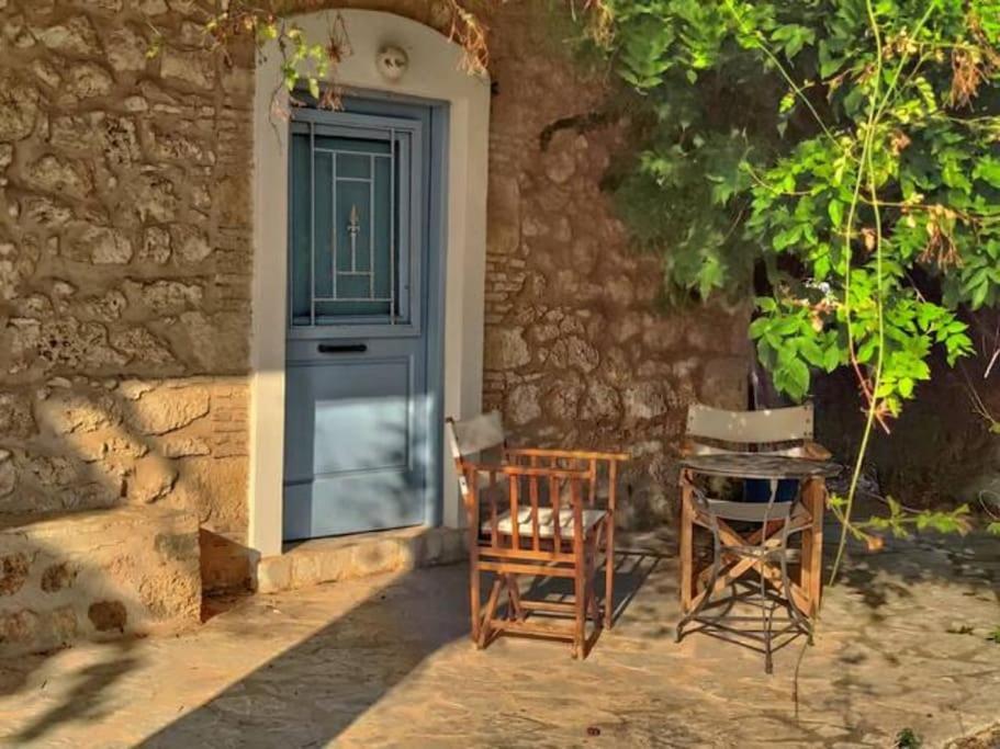 Στούντιο Σε Πέτρινο Σπίτι, Κοντά Σε Παραλία Kyparissia Exterior foto