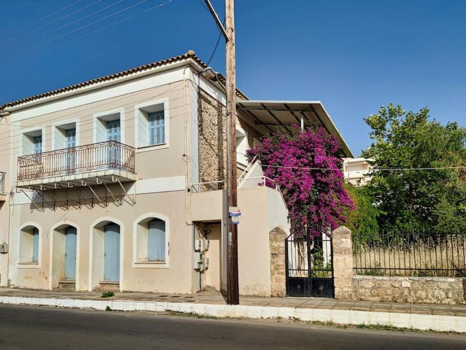 Στούντιο Σε Πέτρινο Σπίτι, Κοντά Σε Παραλία Kyparissia Exterior foto